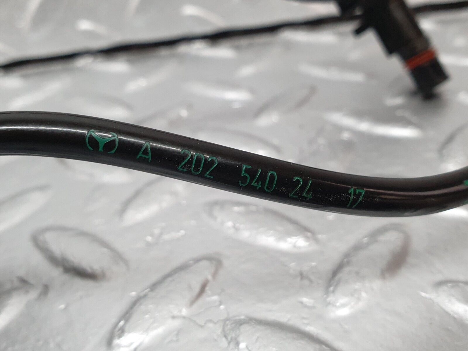 42117 Mercedes-Benz W202 C200 ABS Sensor Speed Sensor Right Side 2025402417