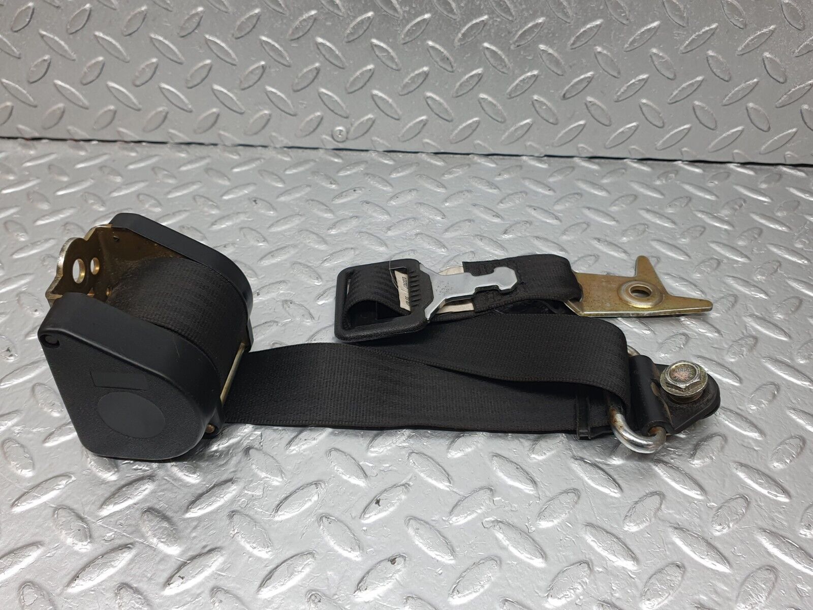 43810 Mercedes-Benz C126 380SEC Coupe Rear Seat Belt Set With Buckles 1268602185 1268602769 1268602869