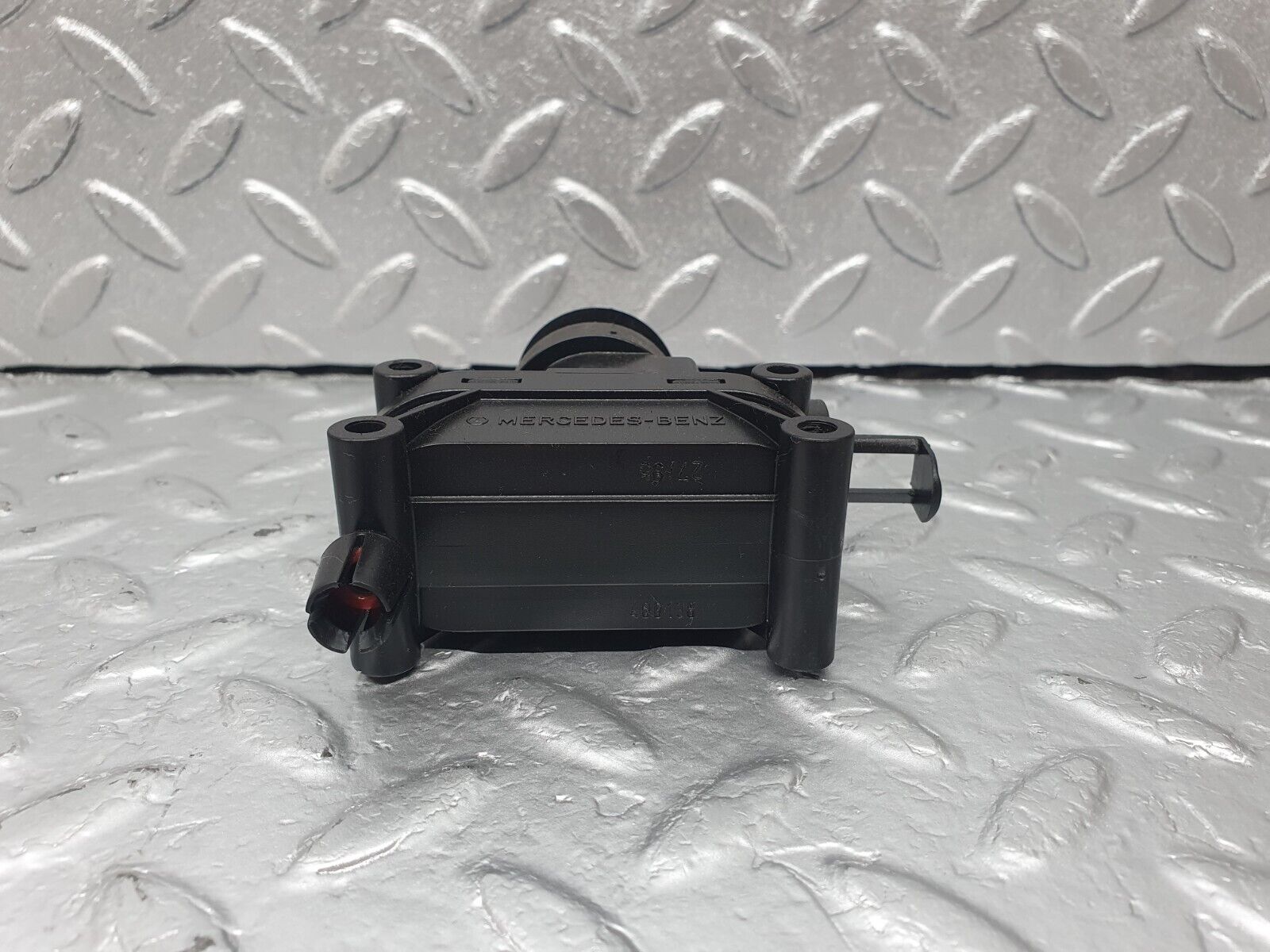 42479 Mercedes-Benz R129 320SL Coupe Left Door Lock Vacuum Actuator