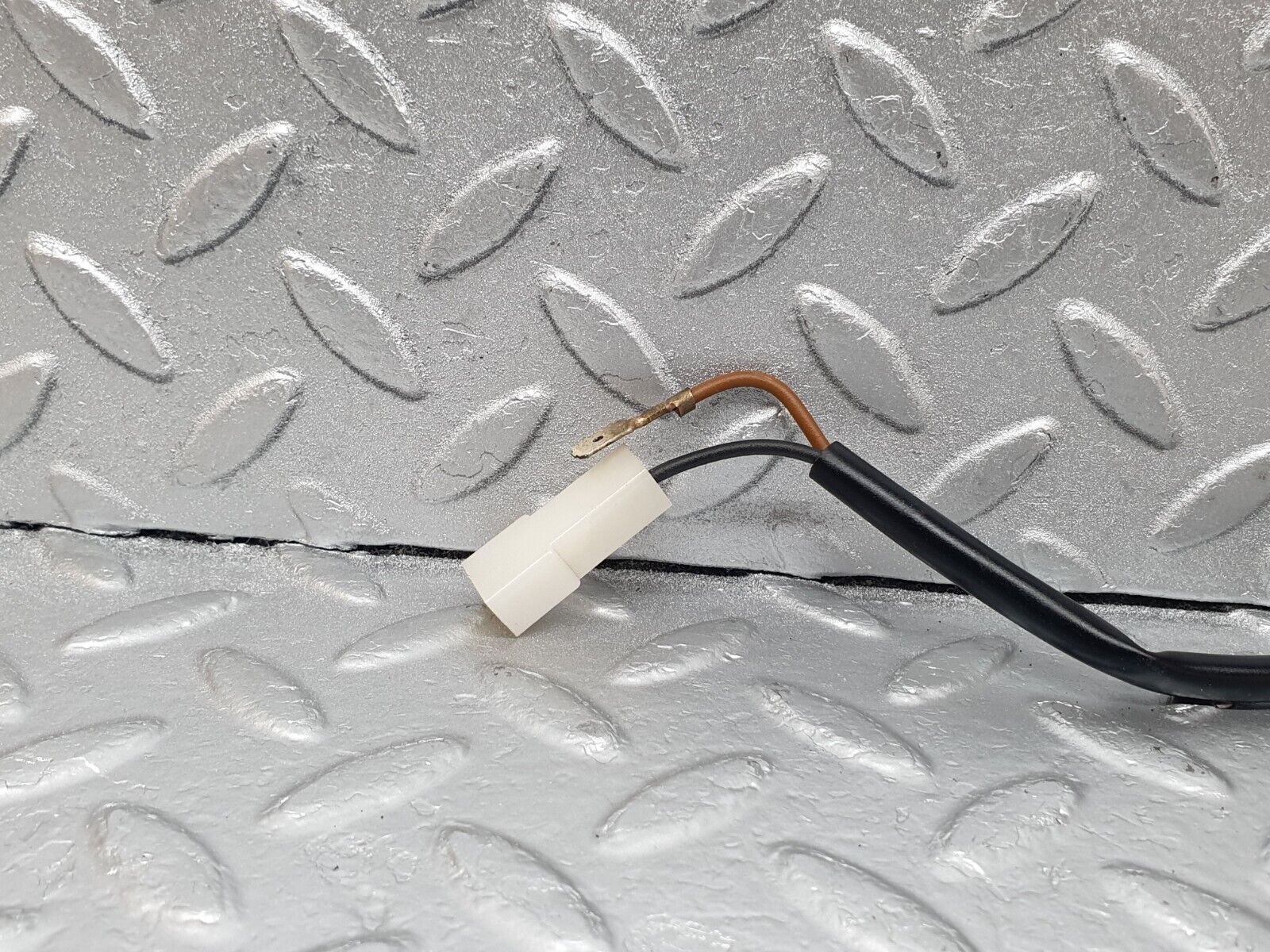 43570 Mercedes-Benz C126 380SEC Coupe Windscreen Washer Nozzle