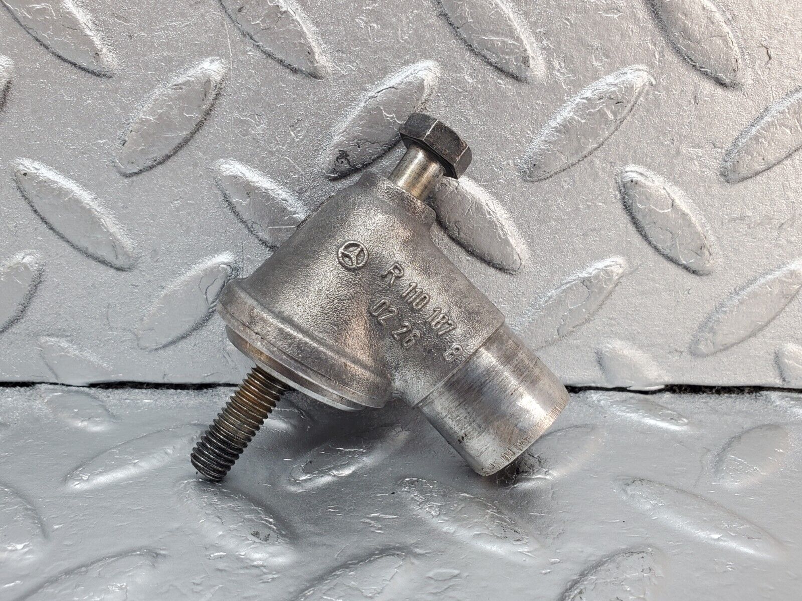 45405 Mercedes-Benz 280E M110.983 Engine Oil Return Pipe 1101870226