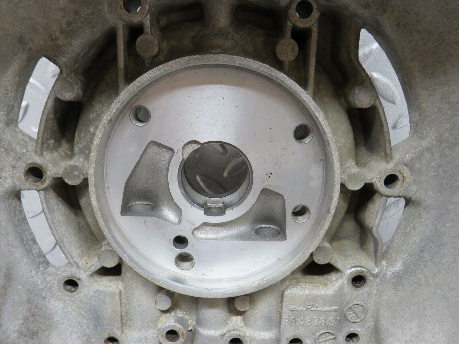 36405 Mercedes-Benz R107 450 Automatic Gearbox Bell Housing 722.002 1162570201