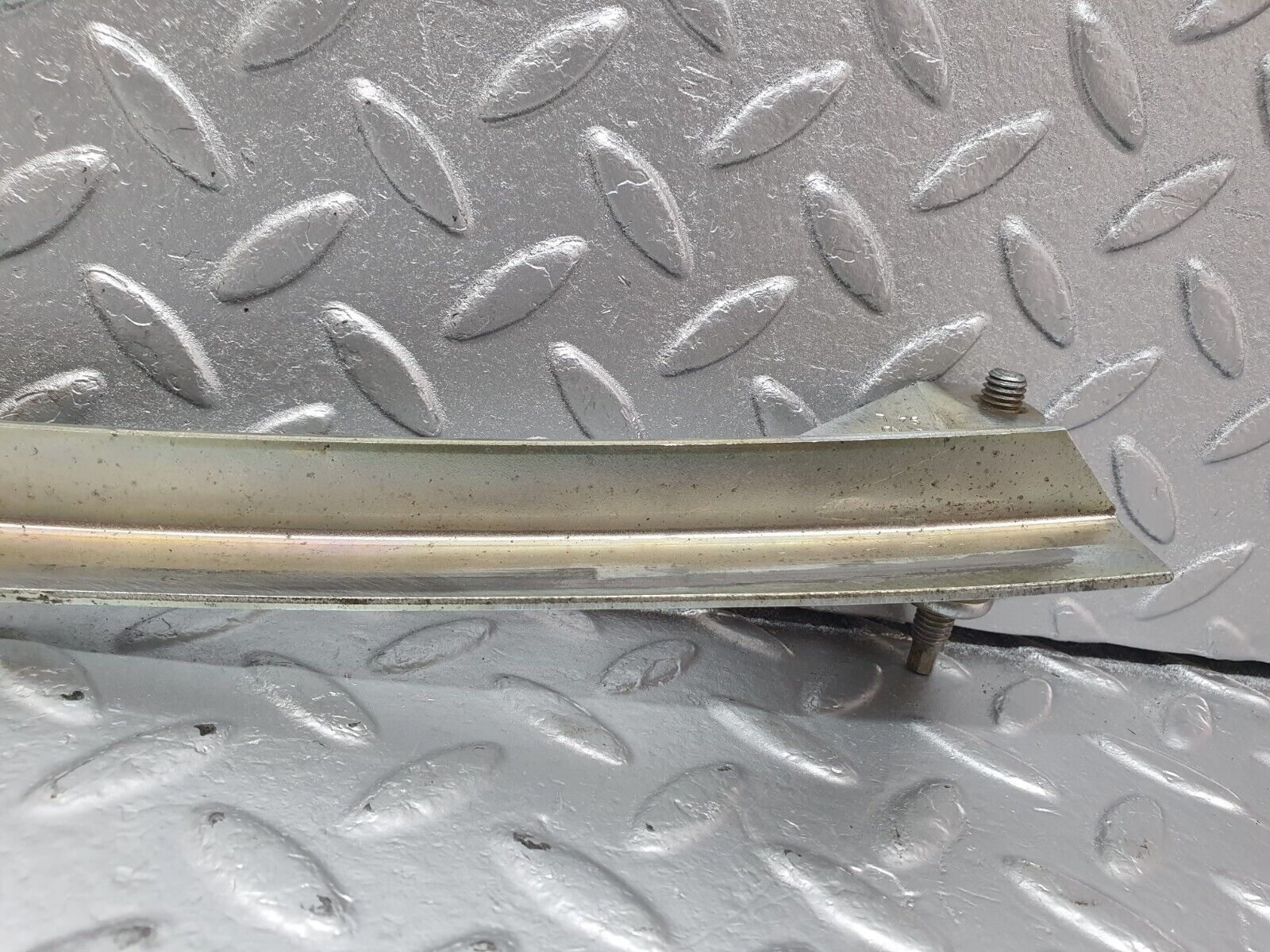 42432 Mercedes-Benz R129 320SL Coupe Right Door Rear Window Channel