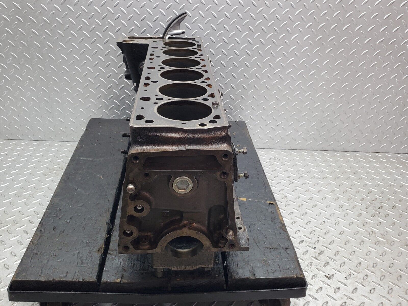 45460 Mercedes-Benz 280E M110.988 Engine Block 1100111101