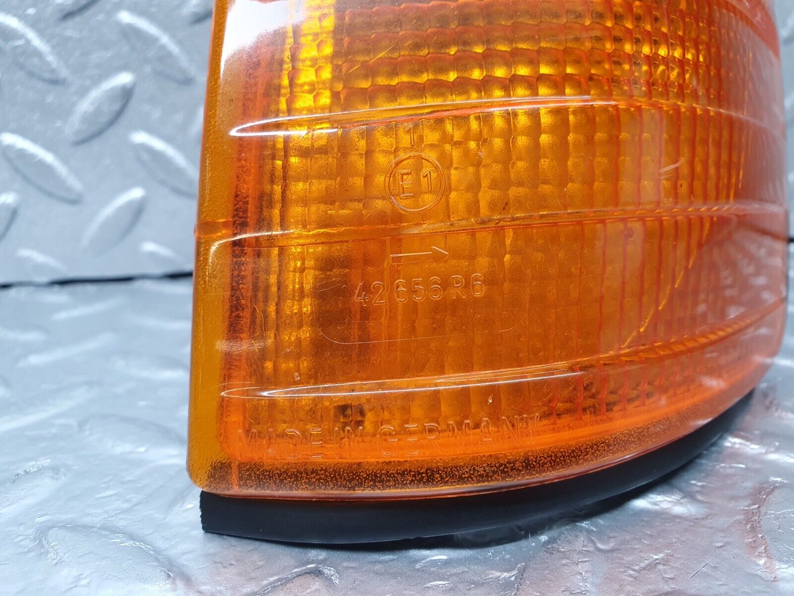 42784 Mercedes-Benz W201 190 2.0L Indicator Light Front Left Bosch 1305232911