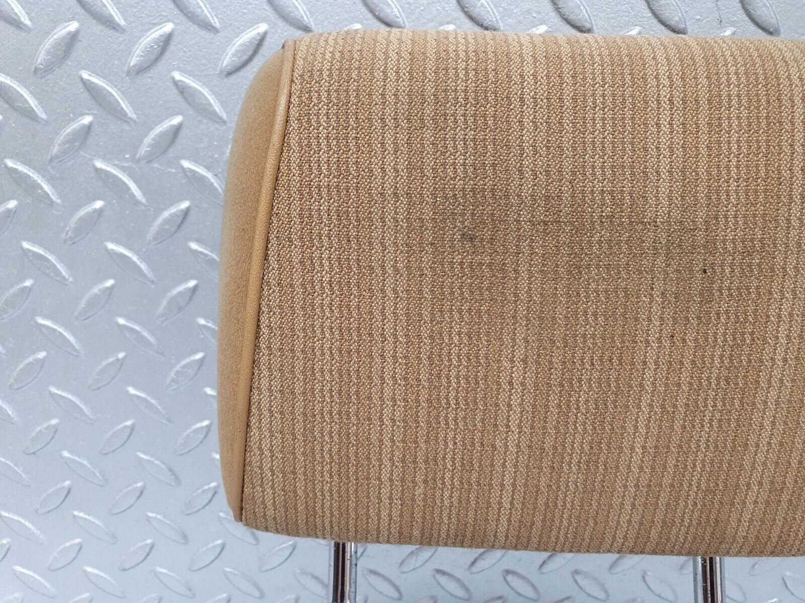 41726 Mercedes-Benz W124 200E Rear Headrest