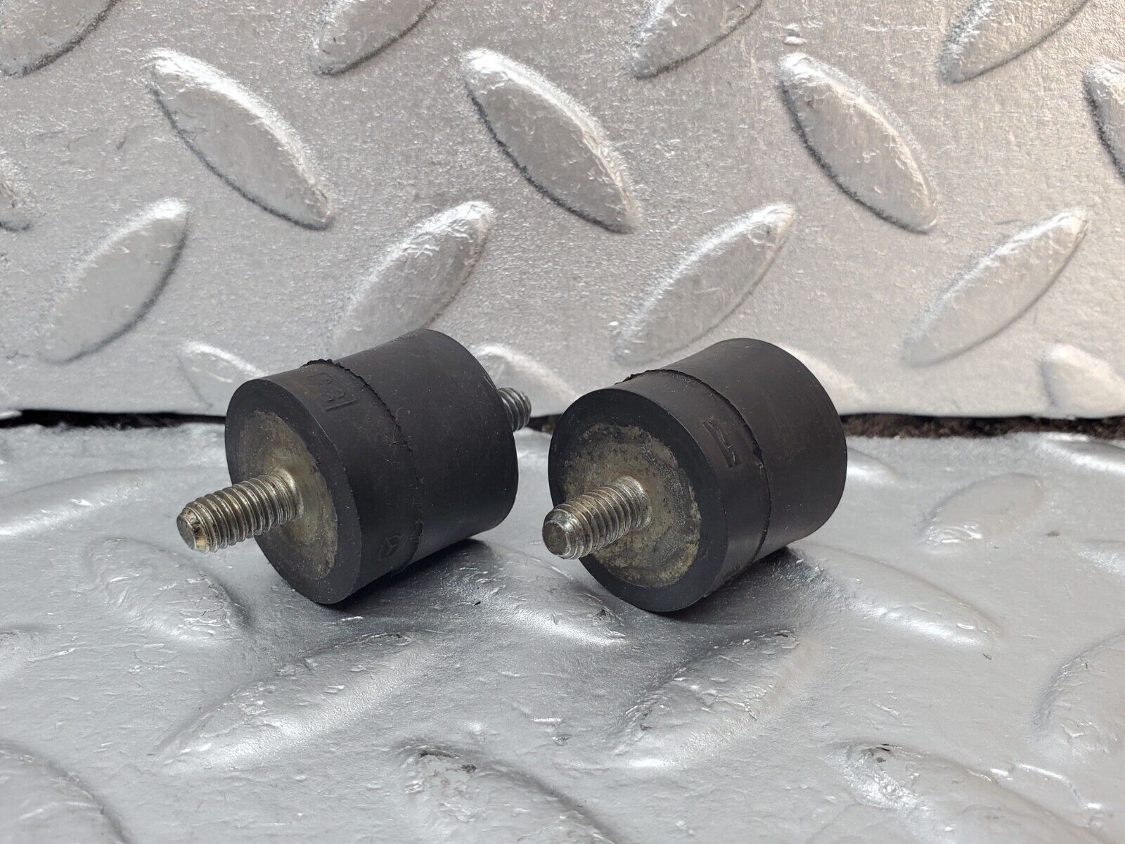 45356 Mercedes-Benz 280E M110.983 Air Filter Box Housing Holder 2X