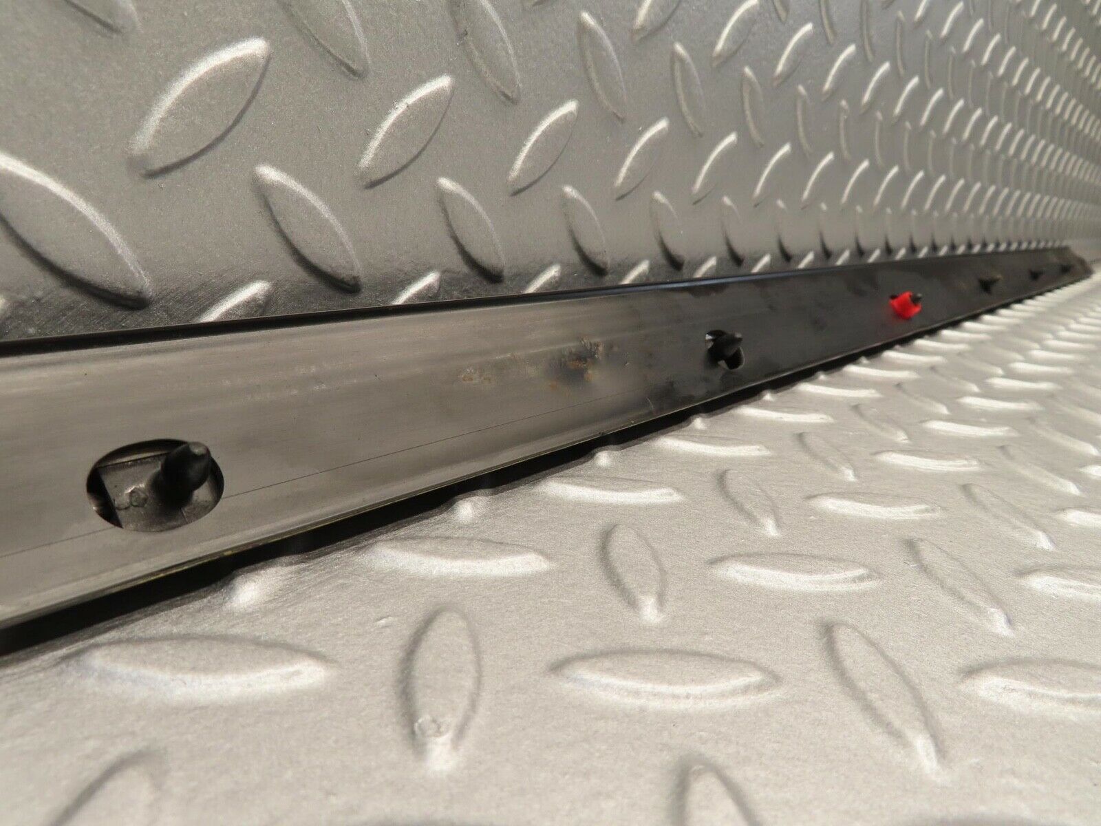 11821 Mercedes-Benz R107 450SL Right Door Centre Moulding Trim