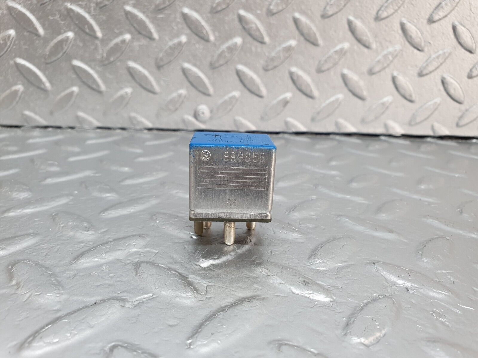 42950 Mercedes-Benz W201 190 2.0L Multi Purpose Relay 0015425919