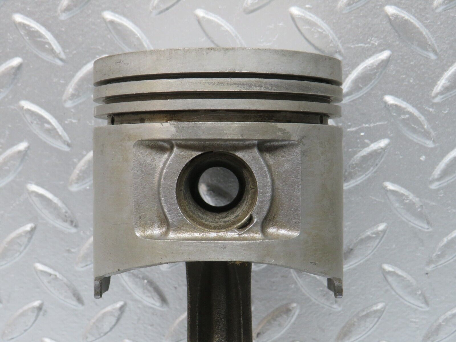 32775 Mercedes-Benz C107 R107 350 V8 Piston With Connecting Rod 92mm 11607