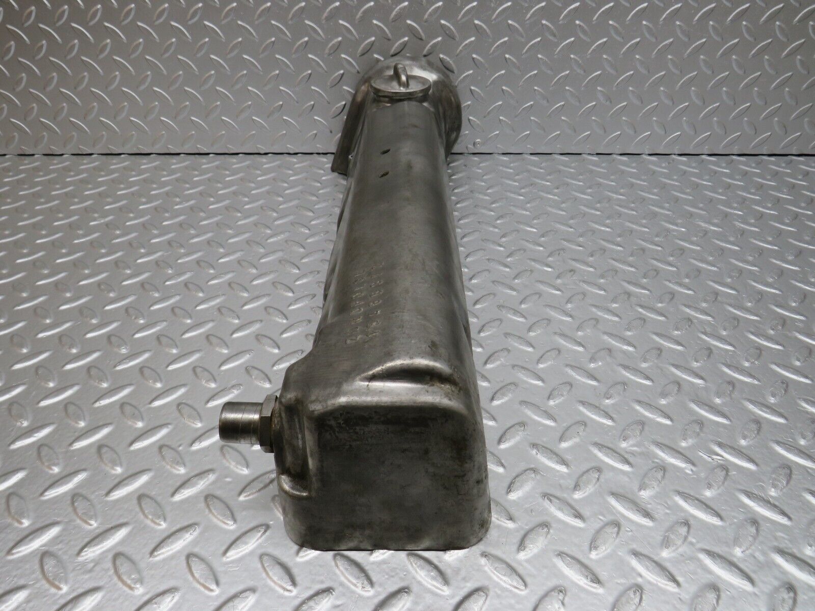 32749 Mercedes-Benz C107 R107 350 V8 Cylinder Head Valve Cover Right Side 1160161905