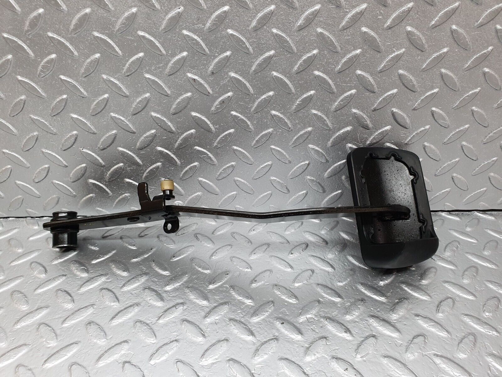 42201 Mercedes-Benz R129 320SL Coupe Brake Pedal With Rubber 1232910082