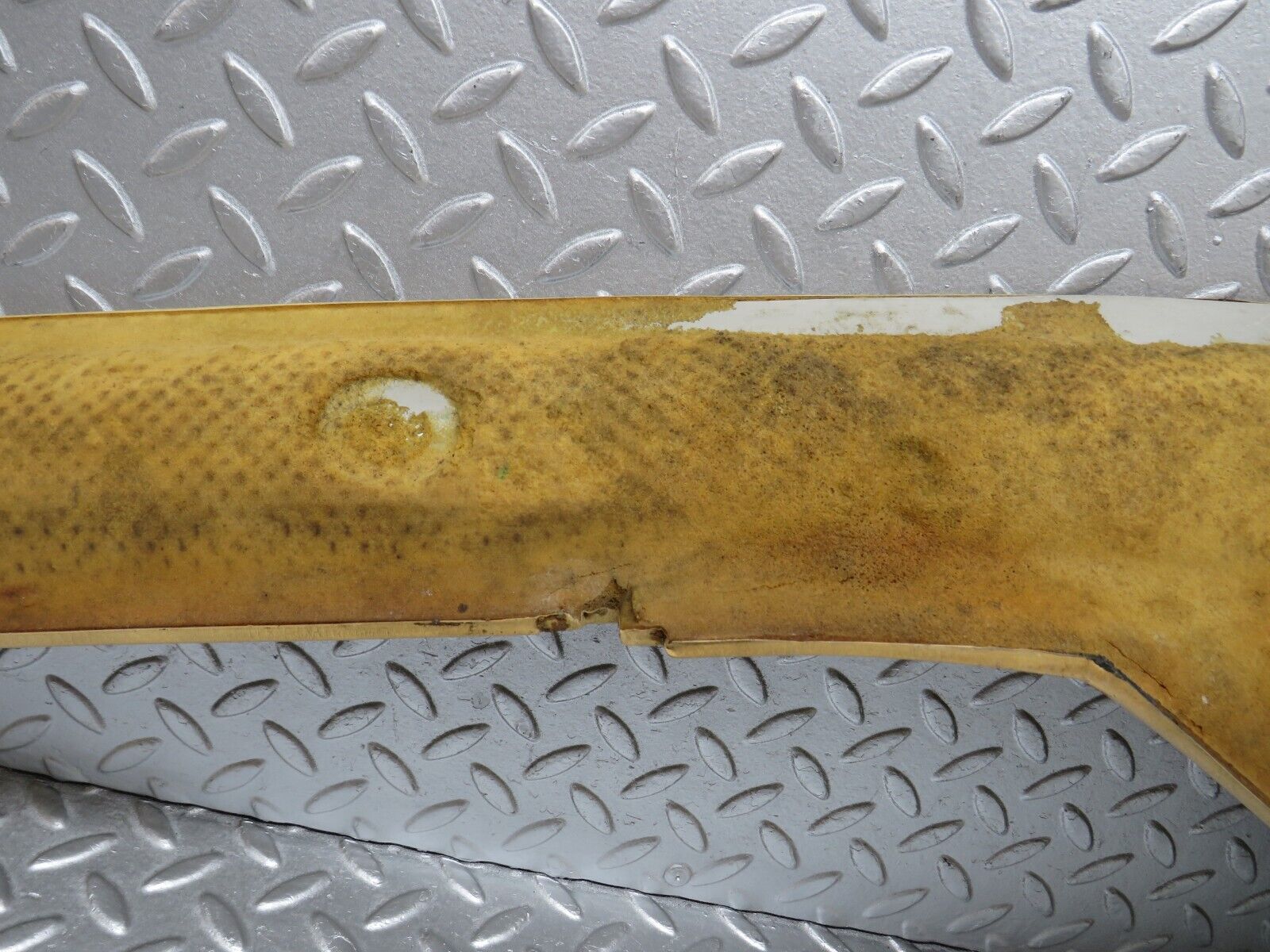 39842 Mercedes-Benz R107 350SL Hardtop C Pillar Cover Left Side Cream