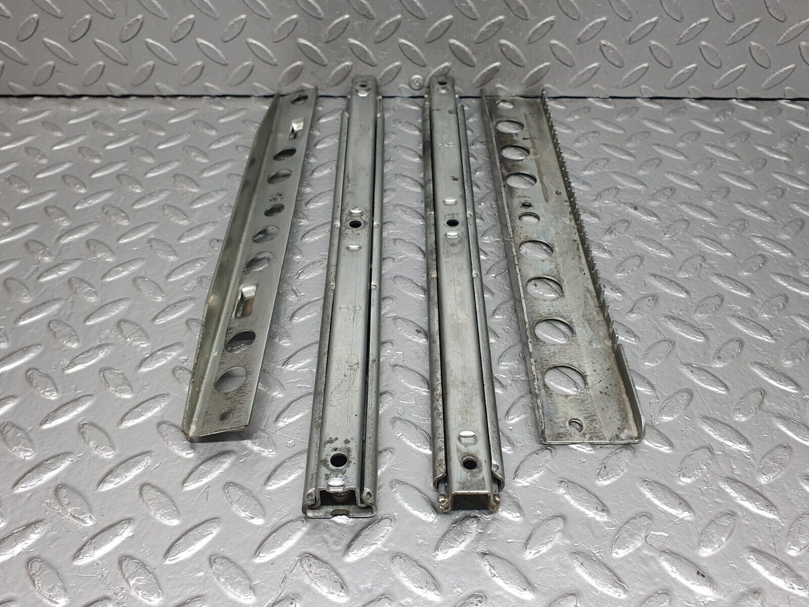 44181 Mercedes-Benz C123 230CE Coupe Front Right Seat Rail Pair