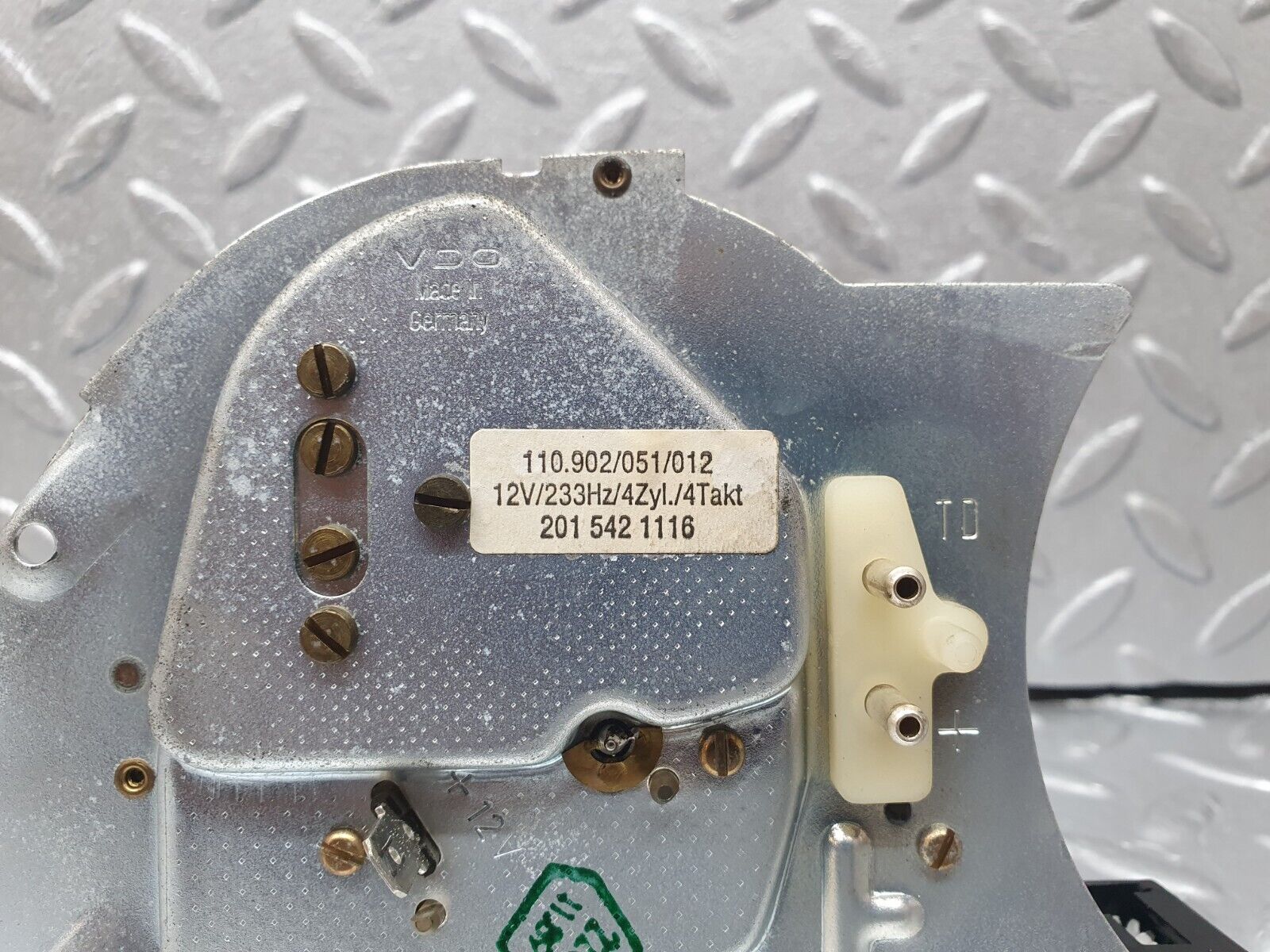 42867 Mercedes-Benz W201 190 2.0L Instrument Cluster Tachometer Gauge 2015421116