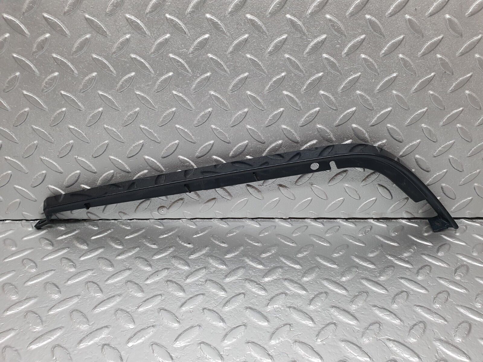 41808 Mercedes-Benz W202 C200 Under Headlight Trim Right 2028260877 2028260677