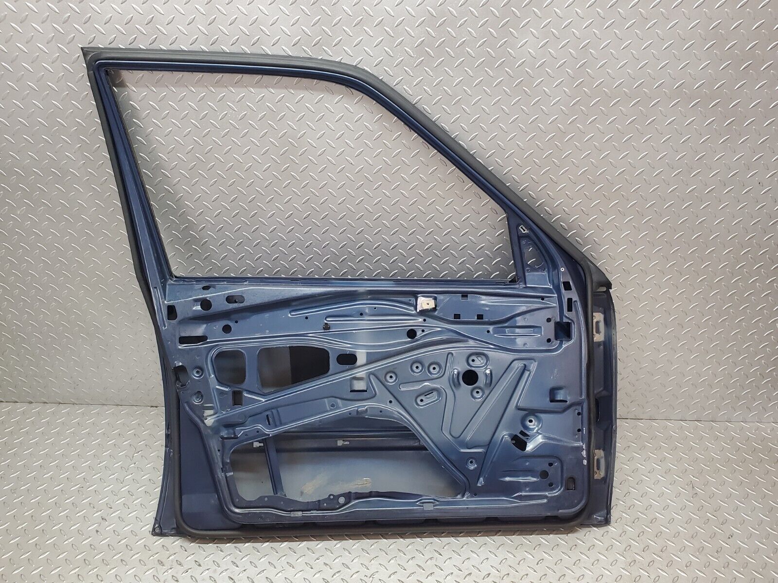 44703 Mercedes-Benz W124 220E Front Left Door