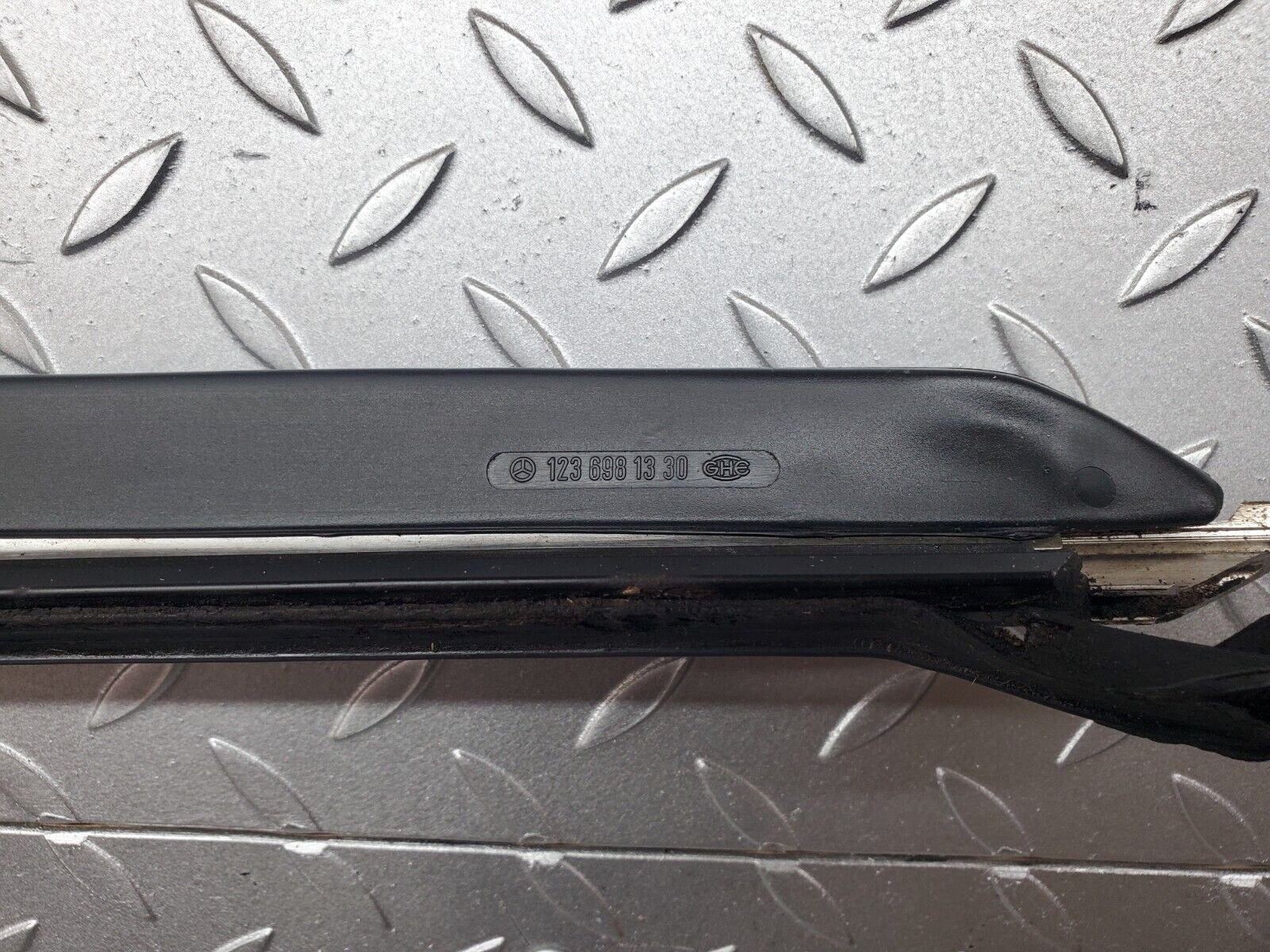 44547 Mercedes-Benz W123 280E Roof Chrome Moulding Trim Left Side 1236981330