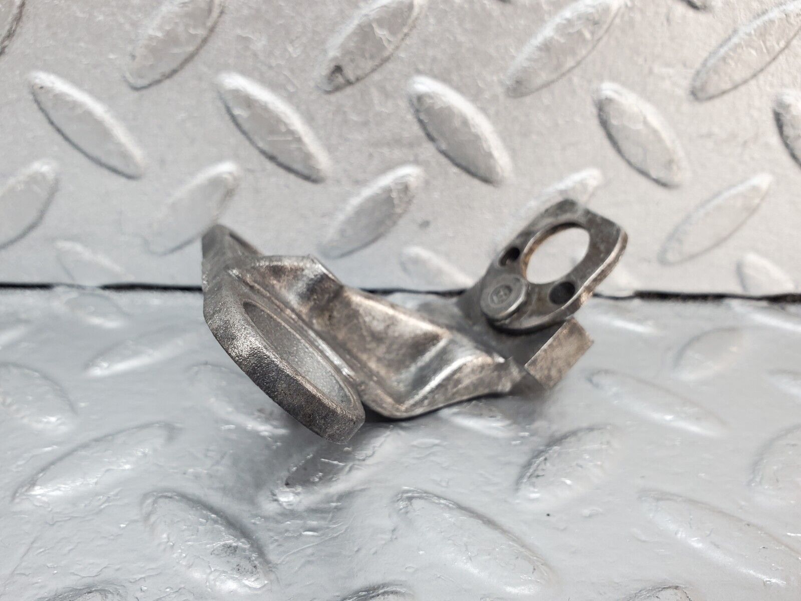 45407 Mercedes-Benz 280E M110.983 Crankshaft Sensor Holder Bracket 1101530440