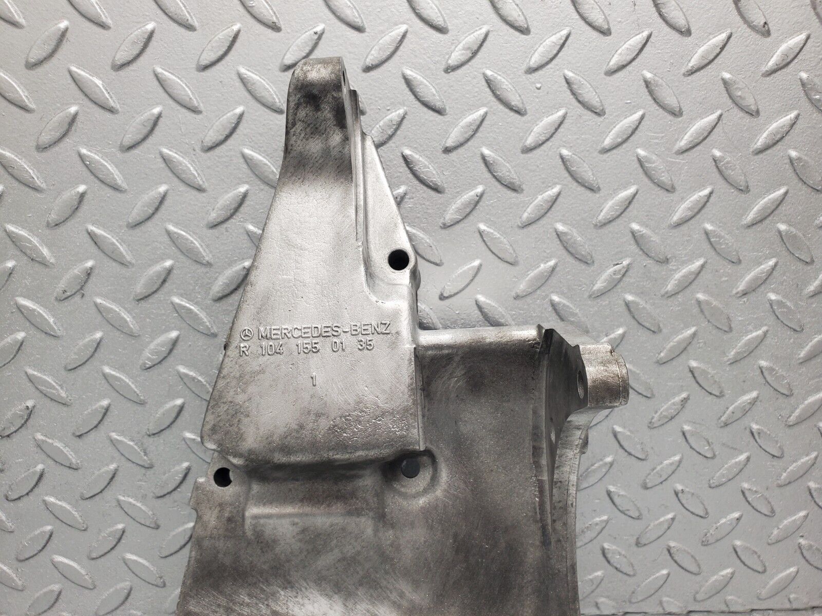 46161 Mercedes-Benz W124 280E Alternator Generator Bracket 1041550135