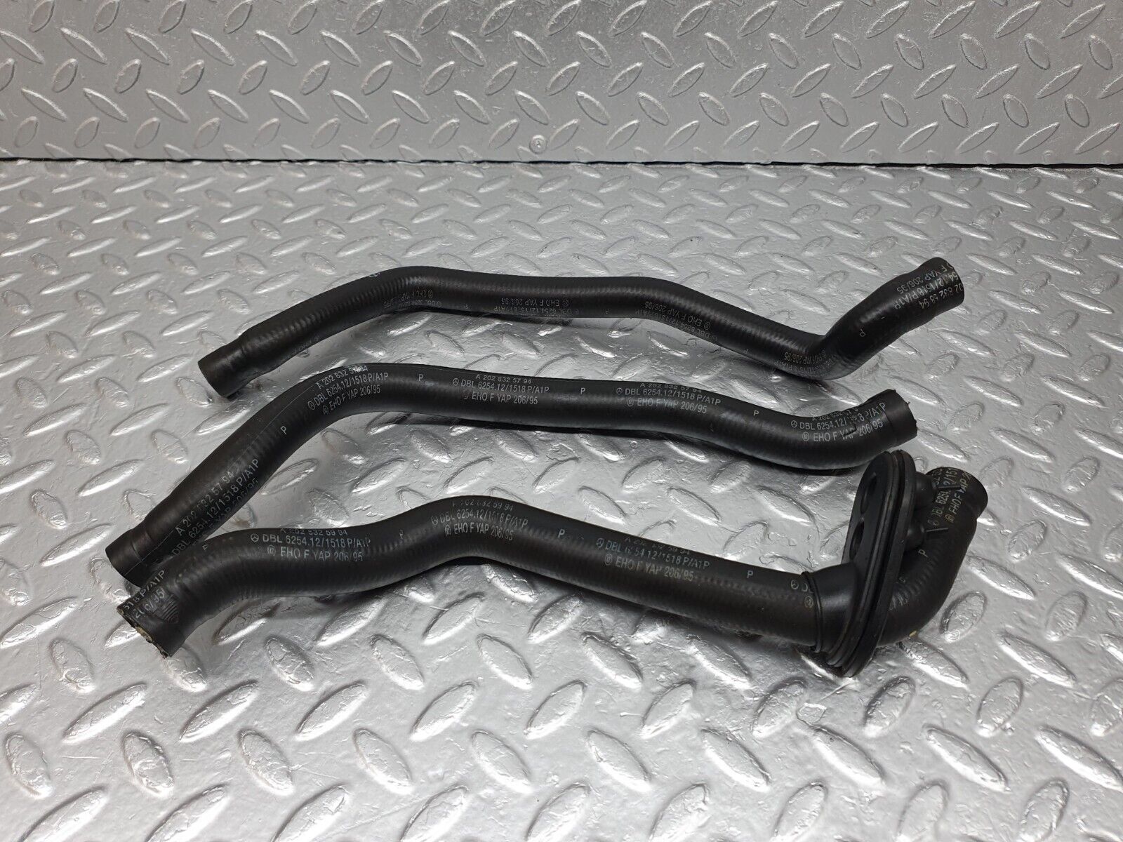 42067 Mercedes-Benz W202 C200 Heater Hose Pipe 2028325994 2028325894 2028325794