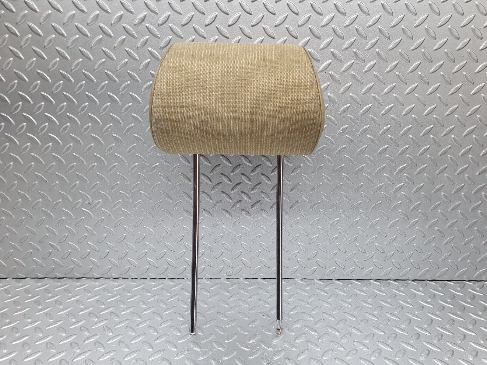 43949 Mercedes-Benz C123 230CE Coupe Front Right Headrest Beige