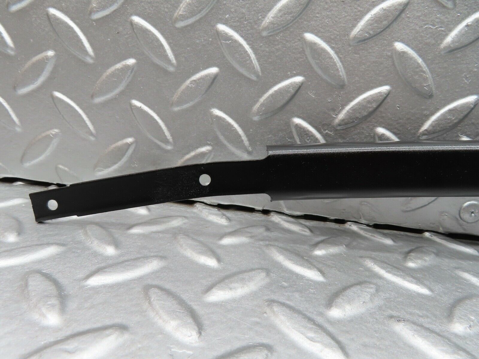 20614 Mercedes-Benz R107 450SL Left Door Window Channel Front