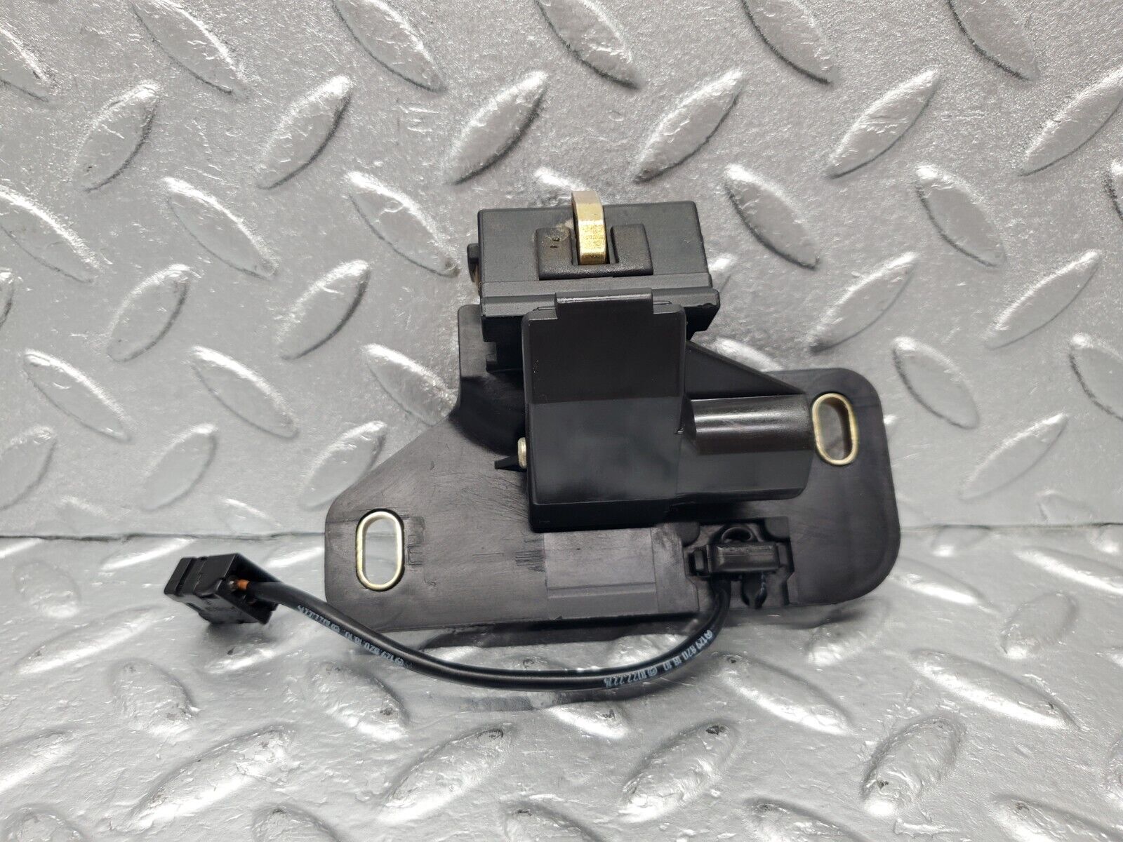 46990 Mercedes-Benz R129 320SL Coupe Trunk Lock 1298201810