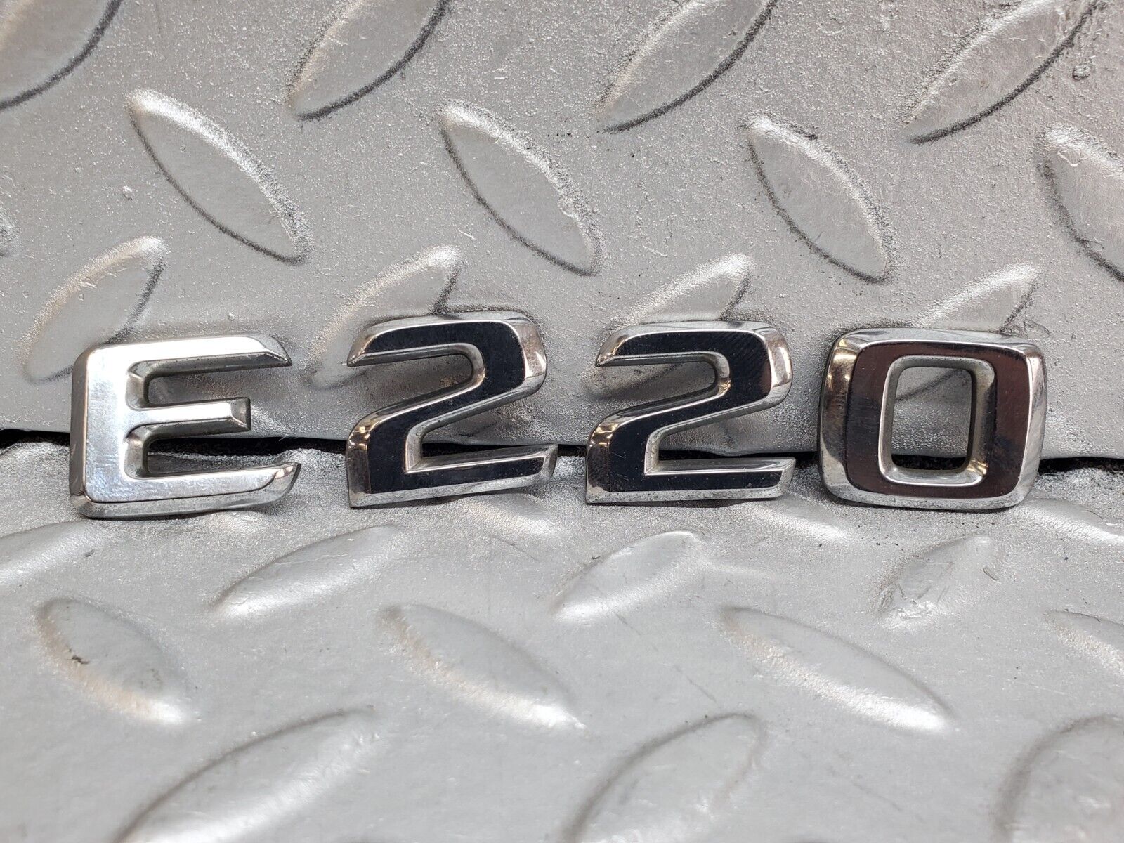44754 Mercedes-Benz W124 220E Trunk Badge Emblem