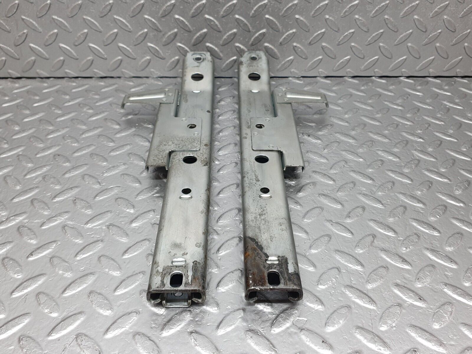 44180 Mercedes-Benz C123 230CE Coupe Front Right Seat Rail Pair