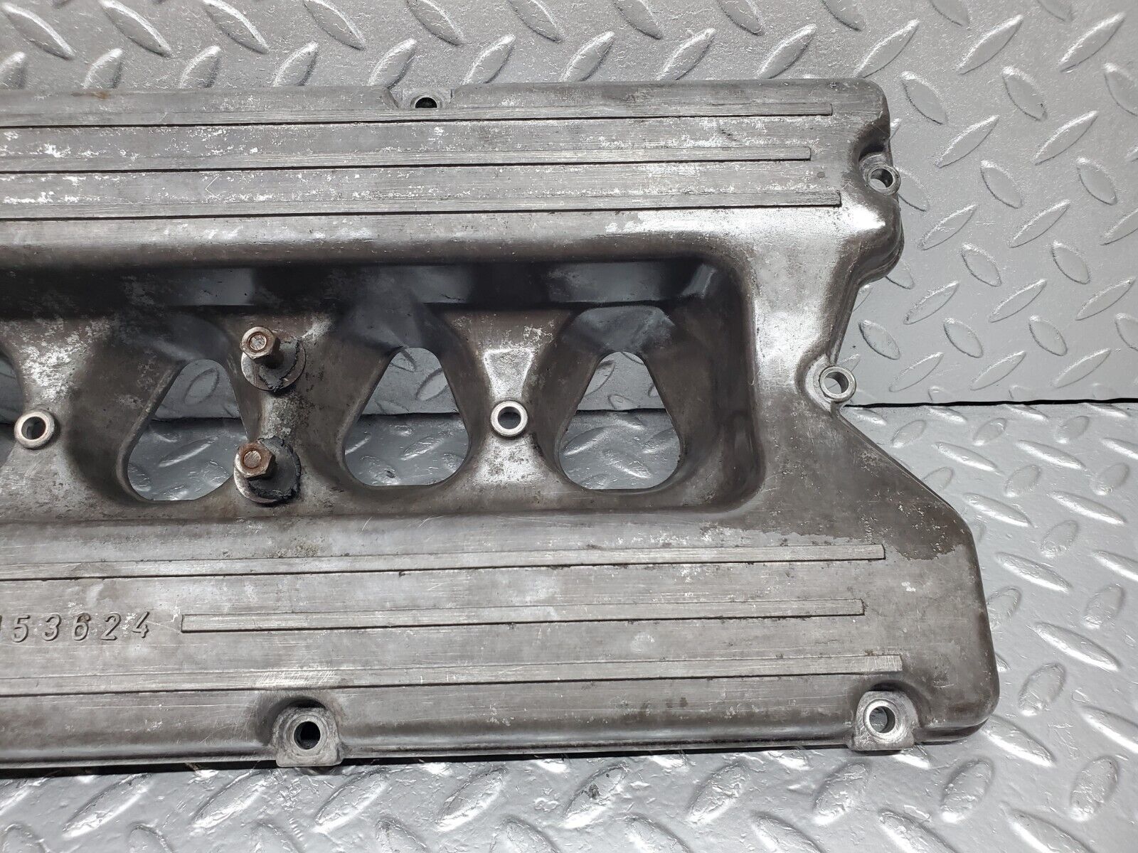 45437 Mercedes-Benz 280E M110.988 Cylinder Head Valve Cover 1100160905
