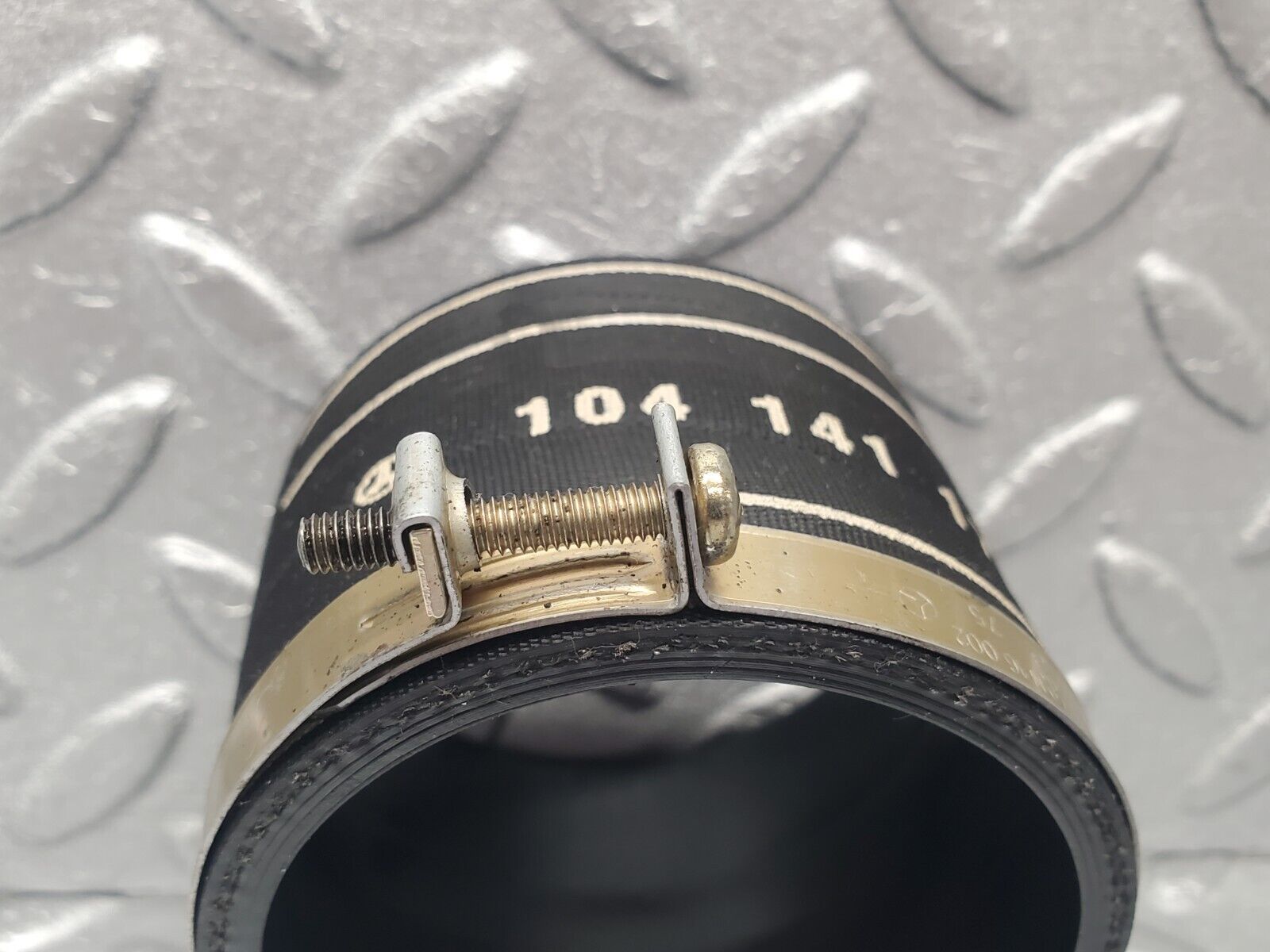 46183 Mercedes-Benz W124 280E Air Intake Manifold Hose 1041411783