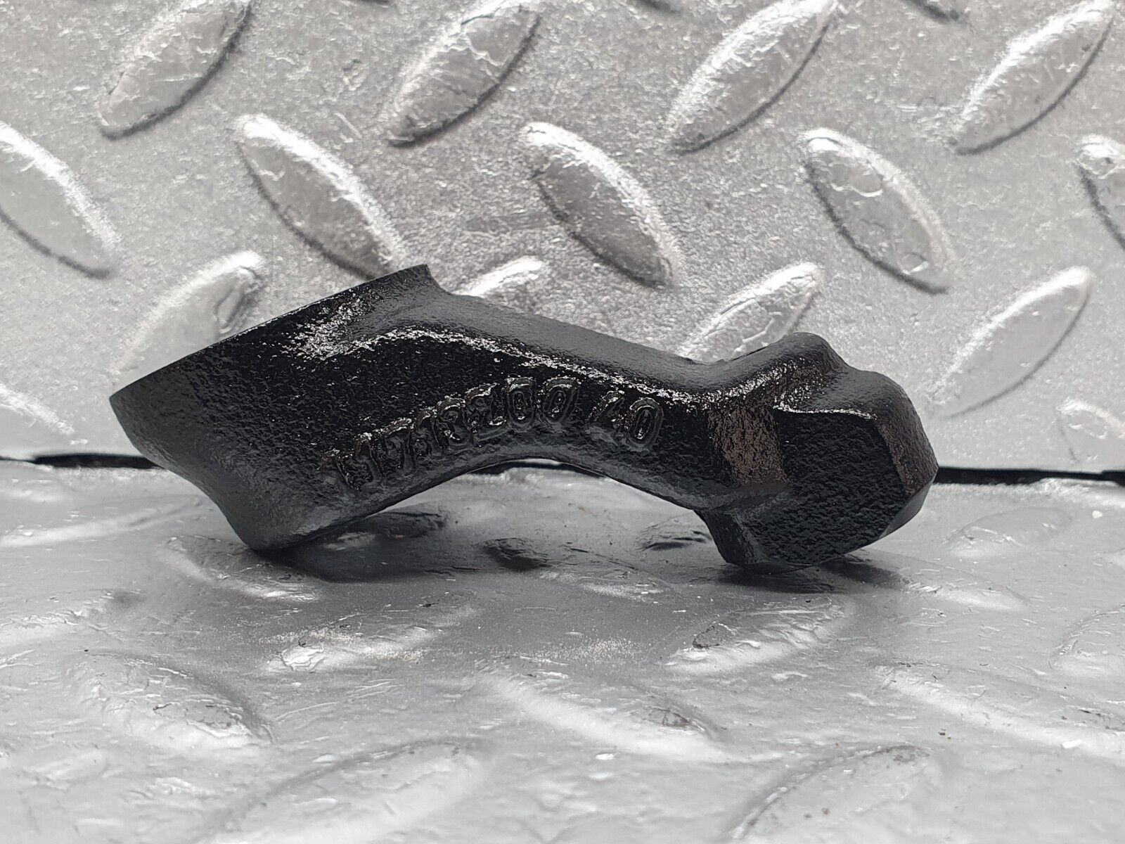 43557 Mercedes-Benz C126 380SEC Coupe Belt Tensioner Pulley Bracket 1171320040