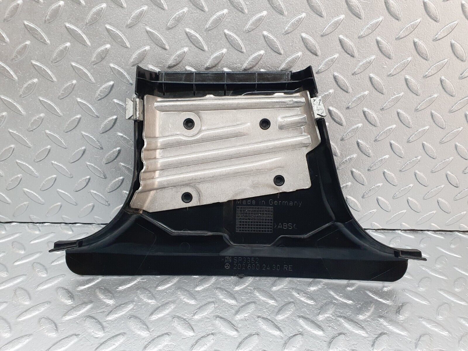 41735 Mercedes-Benz W202 C200 B Pillar Bottom Cover Right 2026902430