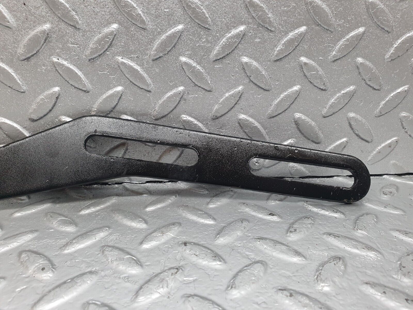 43514 Mercedes-Benz C126 380SEC Coupe Exhaust Bracket