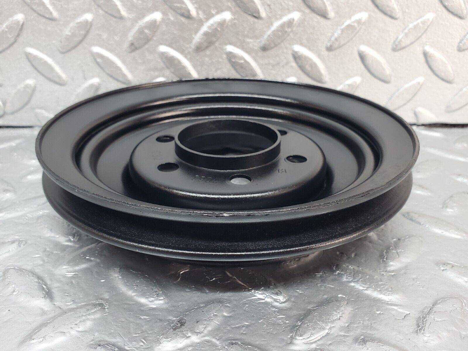 45421 Mercedes-Benz 280E M110.983 Crankshaft Pulley 1100320904