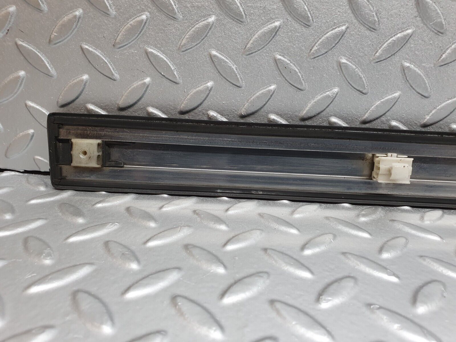 41683 Mercedes-Benz W124 200E Front Right Door Centre Moulding Trim