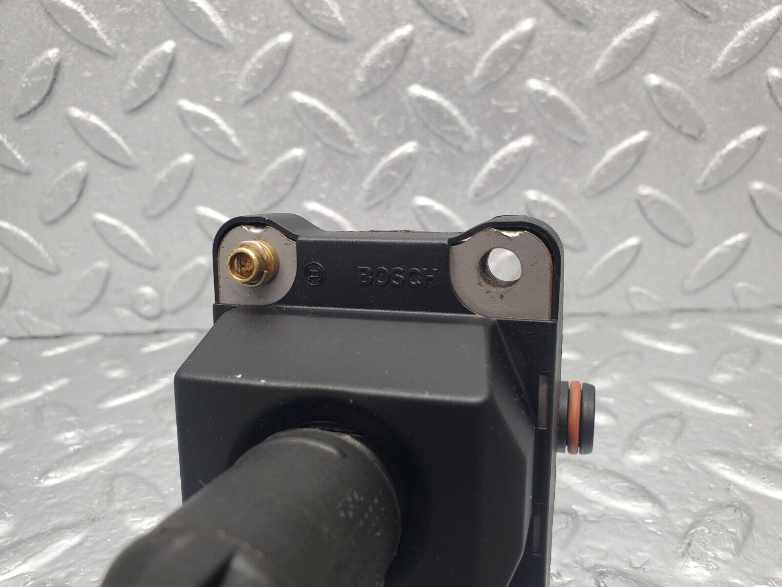 46200 Mercedes-Benz W124 280E Ignition Bosch 0001587003 0221506444 0001593642