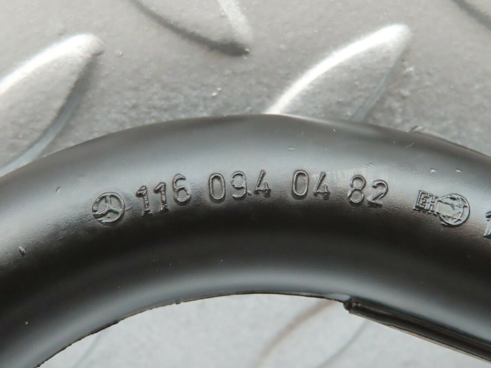 5046 Mercedes-Benz R107 350SL Air Intake Breather Hose 1160940482