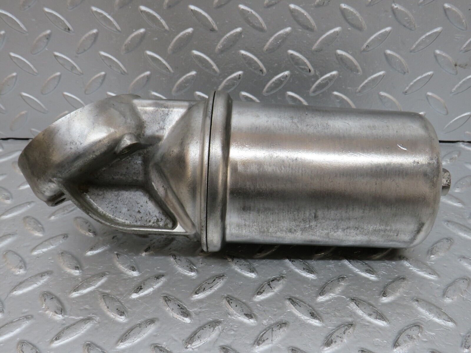 32849 Mercedes-Benz C107 R107 350 V8 Oil Filter Housing 1161840309