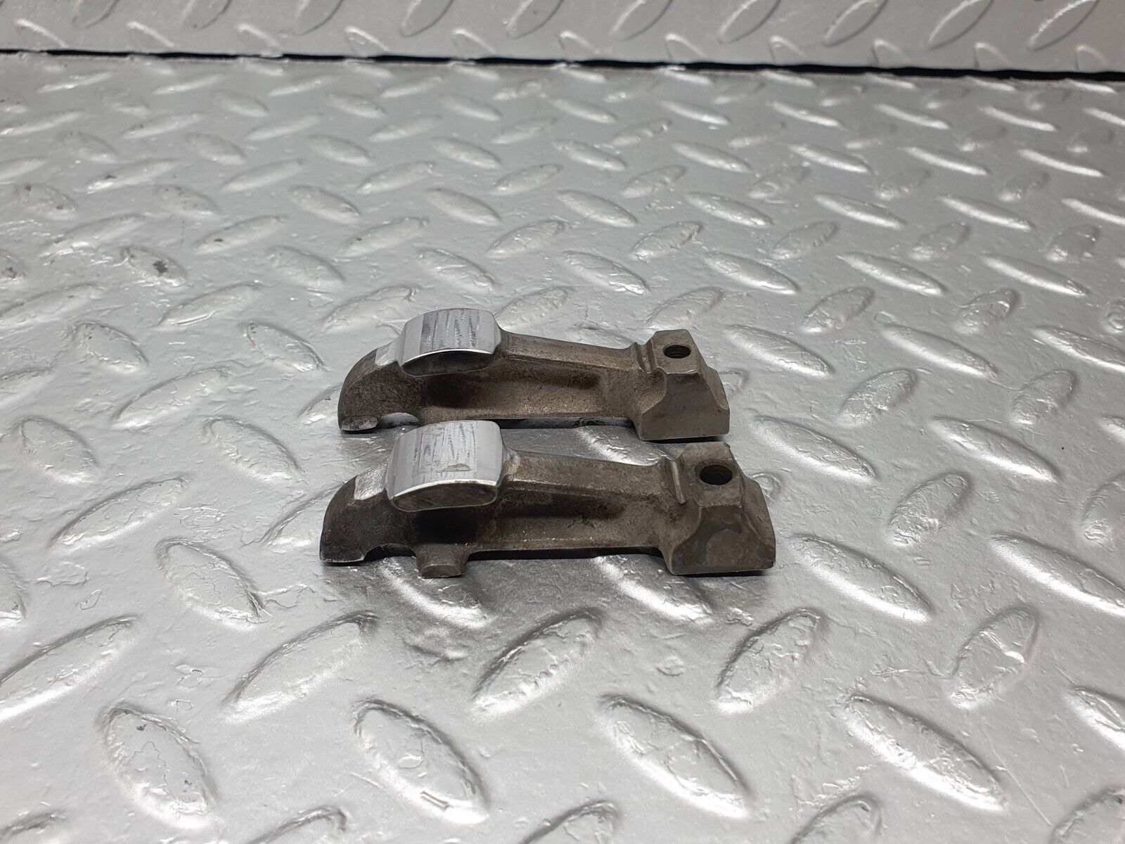 43360 Mercedes-Benz W108 280SE Valve Rocker Arm With Retaining Spring