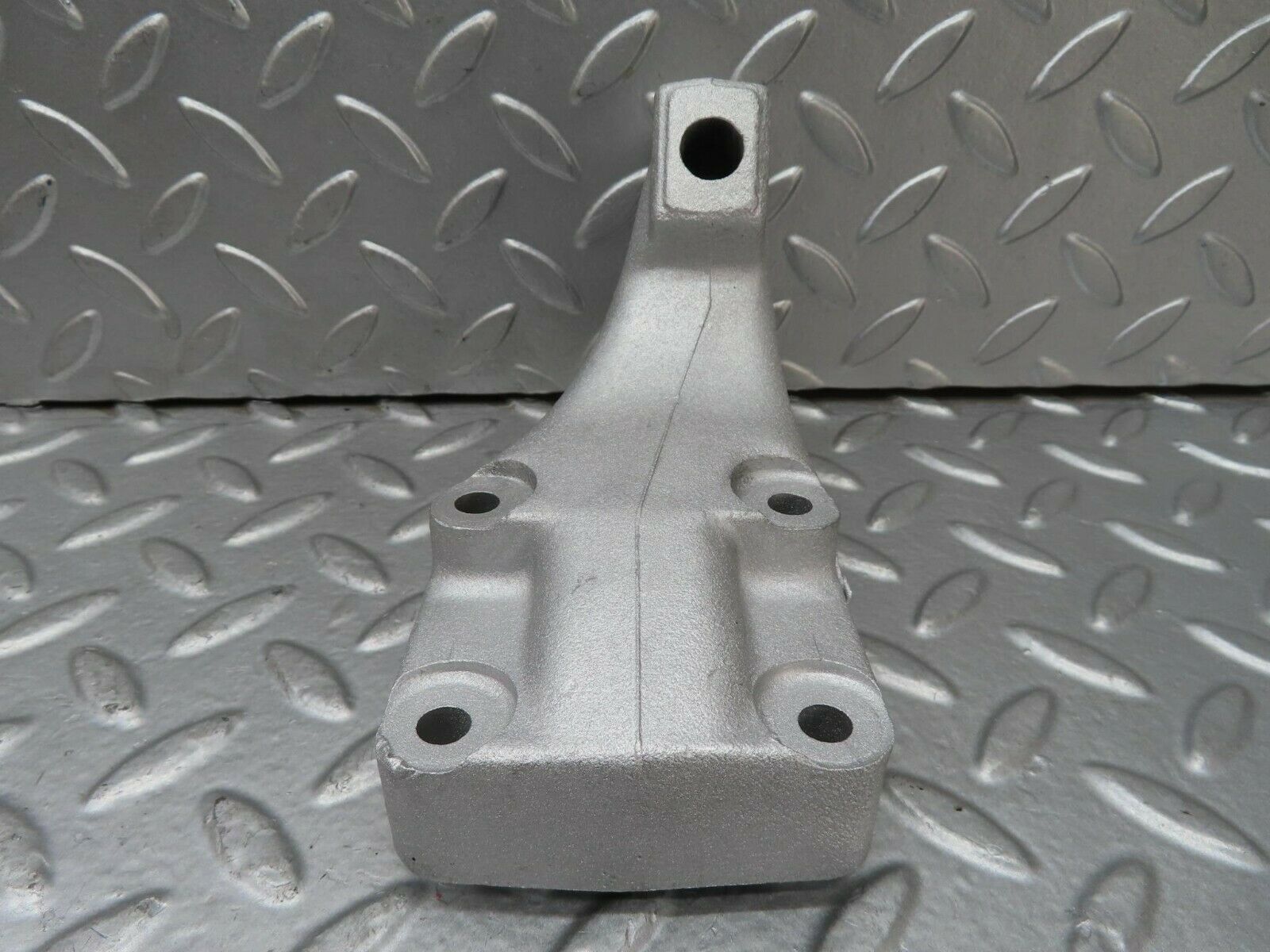 15659 Mercedes-Benz R107 450SL Engine Mount Bracket Right 1162234704