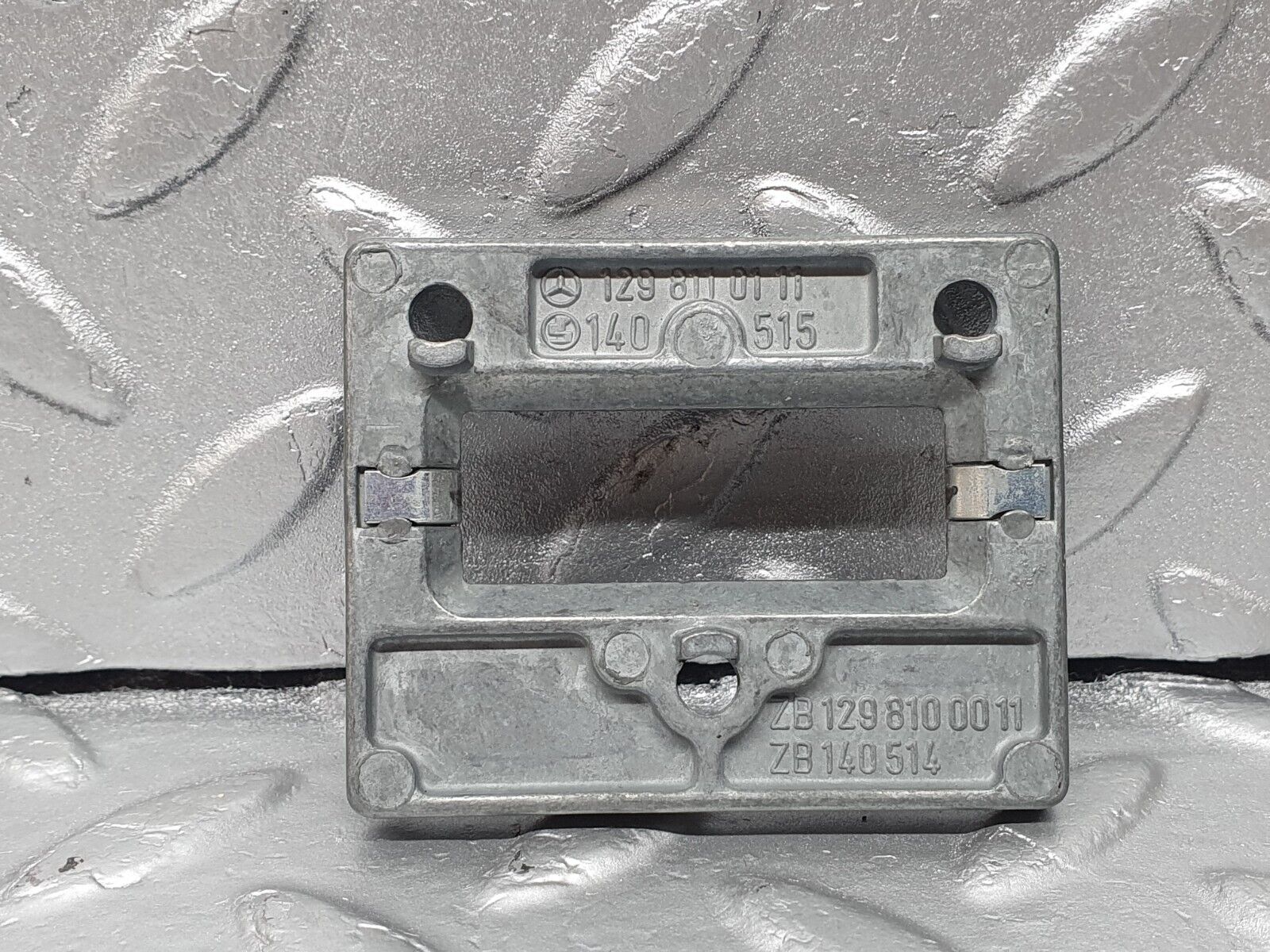 42297 Mercedes-Benz R129 320SL Coupe Rear View Mirror Bracket 1298110111 1298100011