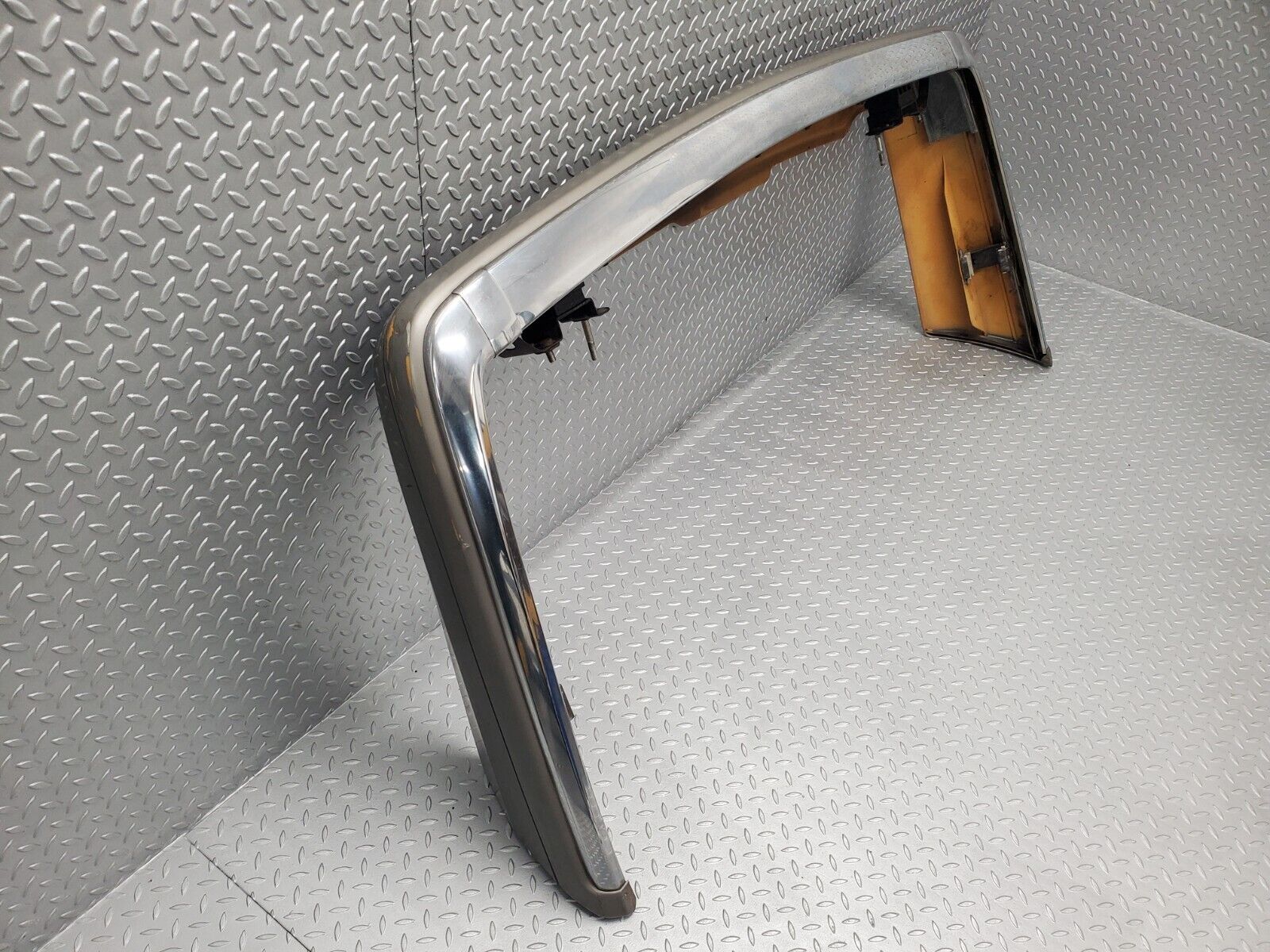 46074 Mercedes-Benz W126 420SE Rear Bumper 1268851105