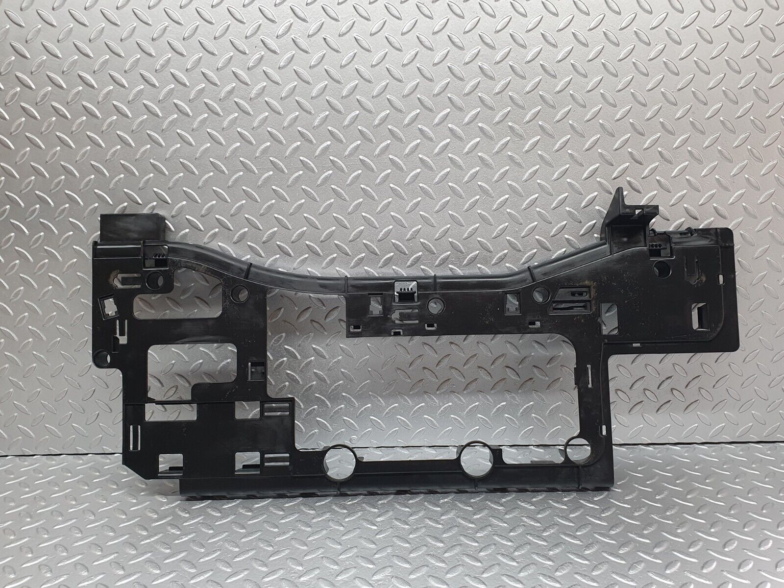 41754 Mercedes-Benz W202 C200 Rear Deck Bracket 2025457740