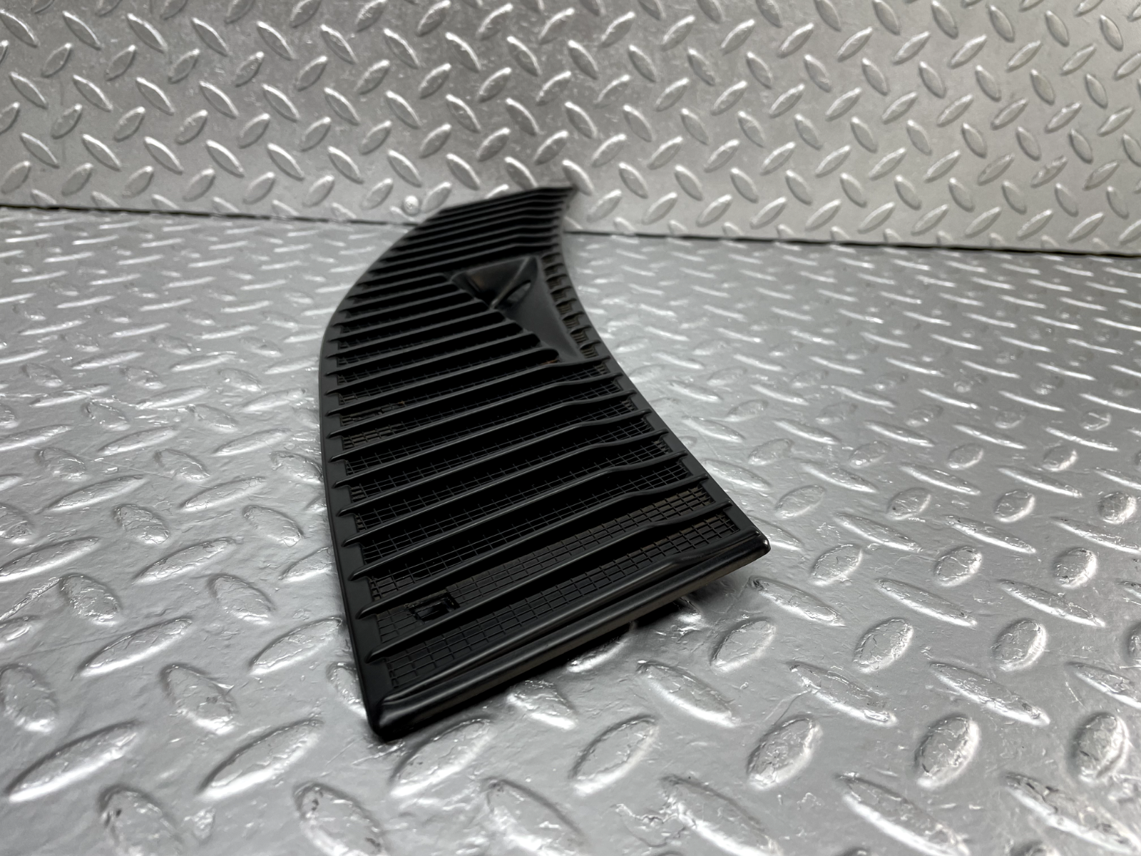 44275 Mercedes-Benz W123 280E Air Intake Grill Right Side 1238363065