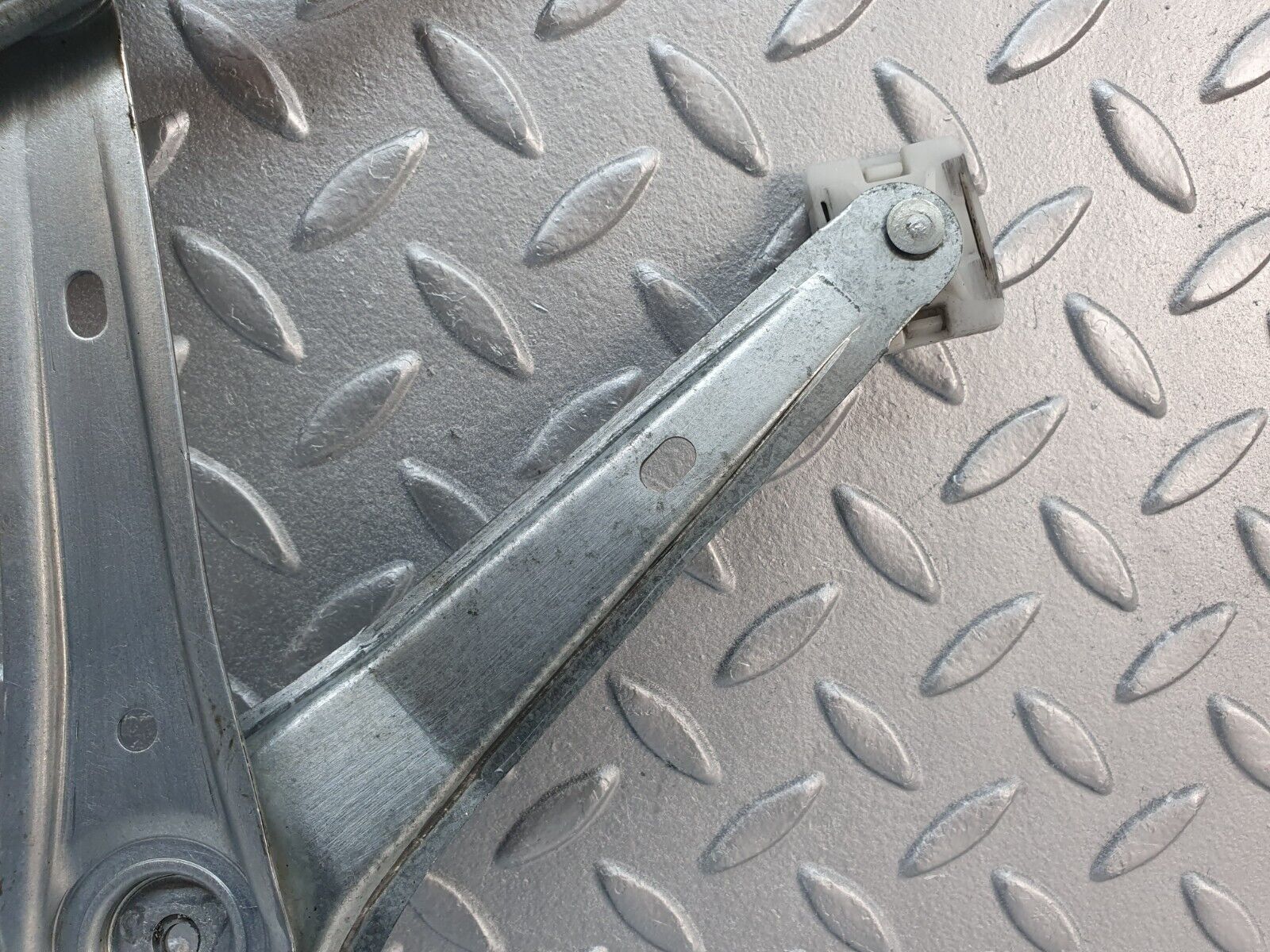 41939 Mercedes-Benz W202 C200 Front Right Power Window Regulator