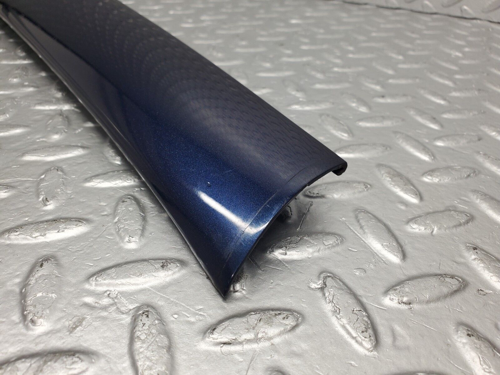 46758 Mercedes-Benz R129 320SL Coupe A Pillar Exterior Trim Left 1296980118 1296980198