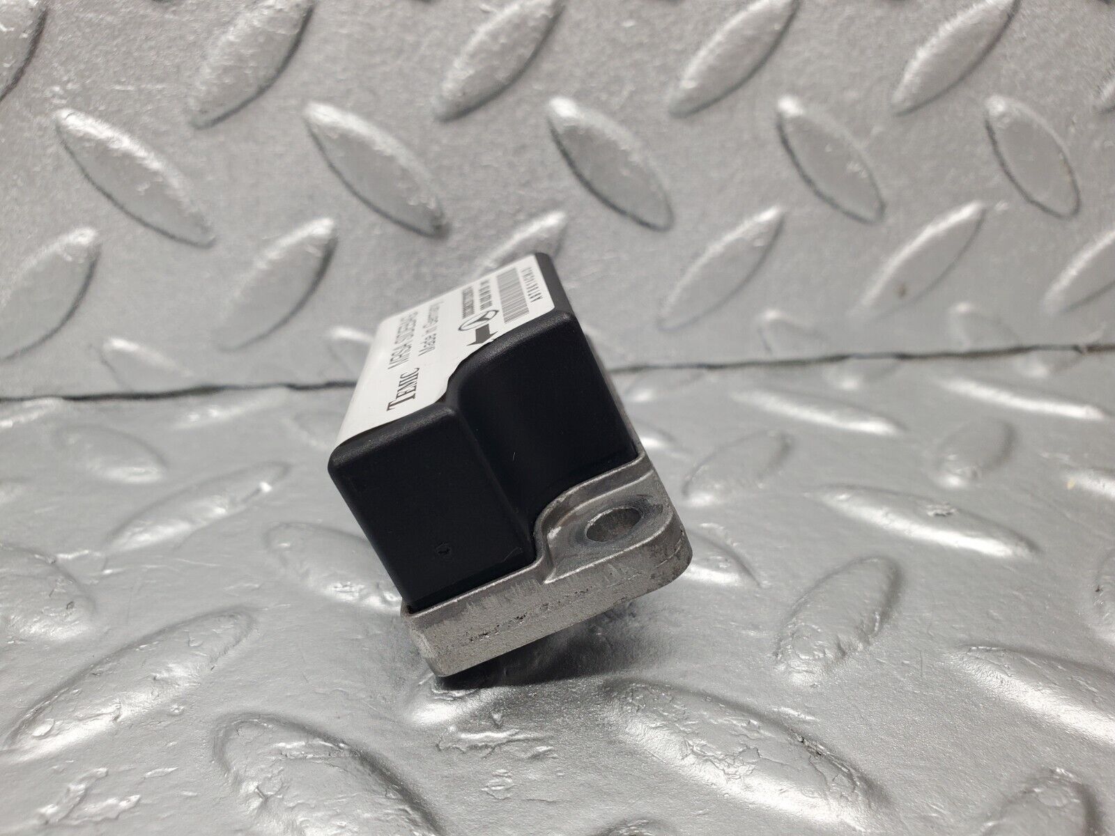 46931 Mercedes-Benz R129 320SL Coupe Airbag Crash Sensor 0008209926