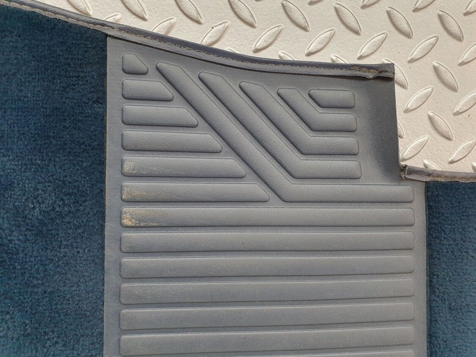 43023 Mercedes-Benz W201 190 Front Right Floor Carpet Blue 2016805462